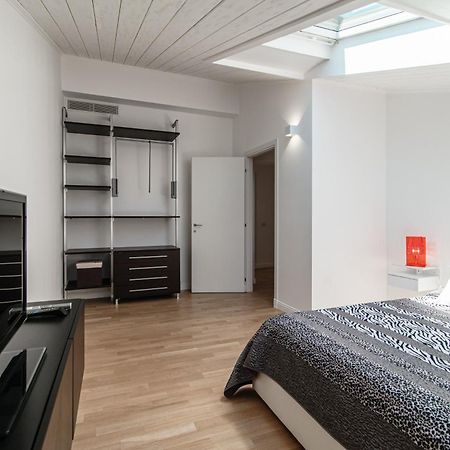 Attic 64 - The House Of Travelers Leilighet Como Eksteriør bilde