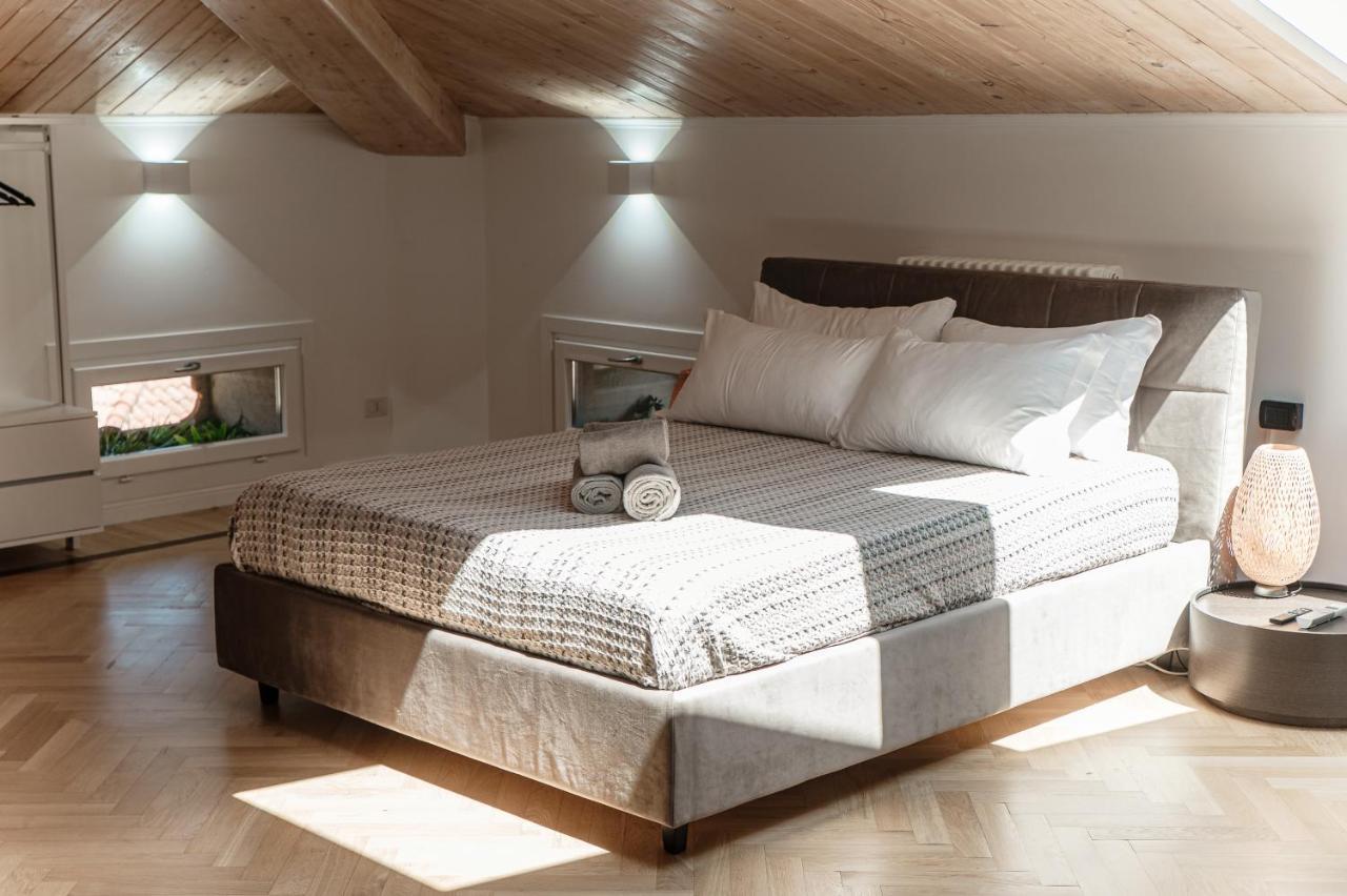 Attic 64 - The House Of Travelers Leilighet Como Eksteriør bilde