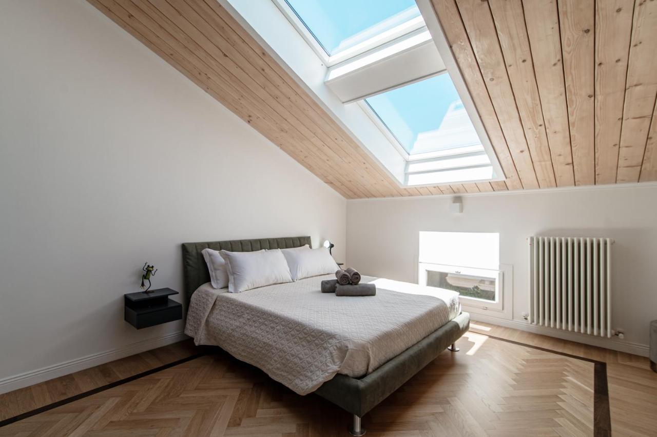 Attic 64 - The House Of Travelers Leilighet Como Eksteriør bilde