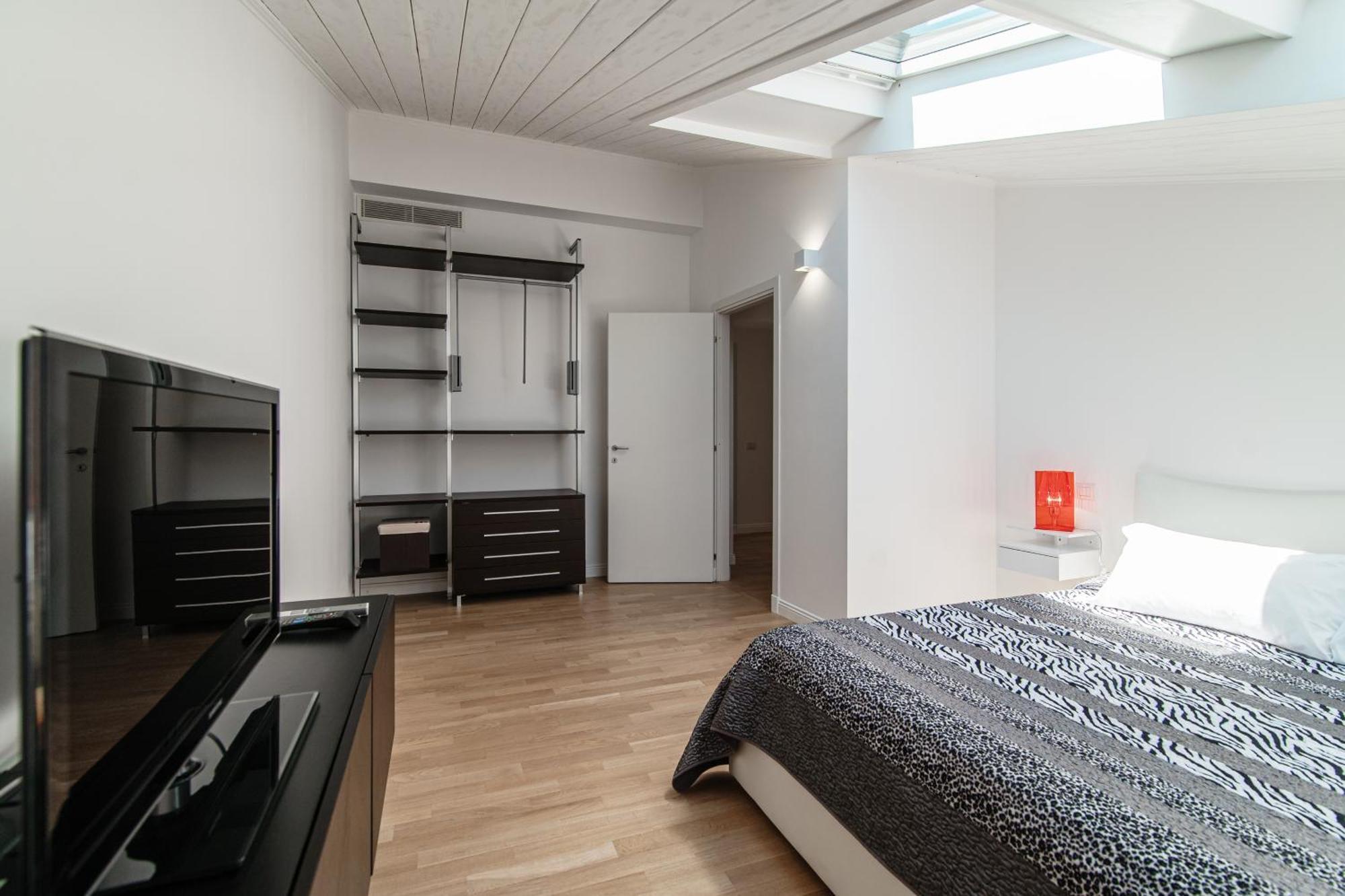 Attic 64 - The House Of Travelers Leilighet Como Eksteriør bilde